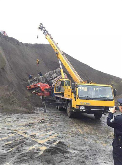 卫辉上犹道路救援